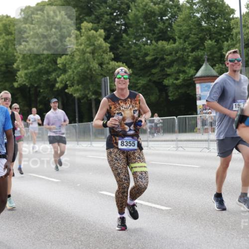 29.06.2025 - hella hamburg halbmarathon Jannik Wohlers http://msf.ph/oto/8175098 29.06.2025 10:22:20 Lombardsbrücke 1029, 2294, 2479, 2766, 2886, 3003, 3430, 3600, 3601, 5223, 5343, 5629, 5798, 6899, 7188, 7190, 7276, 7529, 7925, 8355, 8931, 9256, 9392, 10086, 10573, 10826, 10902, 11665, 12592, 13472, 13921, 13963, 14525, 14633, 14801, 14906, 15870, 16618, 16801 meine-sportfotos.de