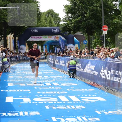 29.06.2025 - hella hamburg halbmarathon Zöllner http://msf.ph/oto/8175109 29.06.2025 10:25:27 Ziel 12067 meine-sportfotos.de