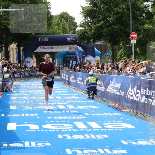 29.06.2025 - hella hamburg halbmarathon Zöllner http://msf.ph/oto/8175120 29.06.2025 10:25:27 Ziel 12067 meine-sportfotos.de