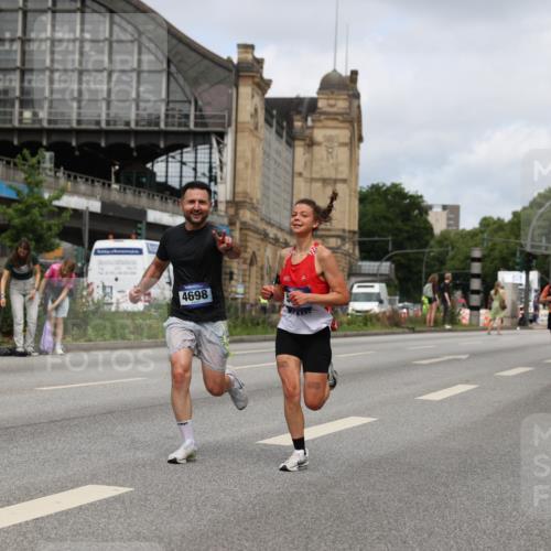 29.06.2025 - hella hamburg halbmarathon Yannick Fuchs http://msf.ph/oto/8175125 29.06.2025 10:26:49 20KM 1686, 3935, 3955, 4129, 4698, 5187, 5660, 6619, 7272, 7793, 11199, 11370, 13606, 13617, 16065, 16505 meine-sportfotos.de