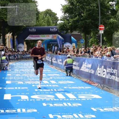 29.06.2025 - hella hamburg halbmarathon Zöllner http://msf.ph/oto/8175130 29.06.2025 10:25:28 Ziel 12067 meine-sportfotos.de