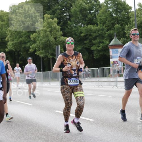 29.06.2025 - hella hamburg halbmarathon Jannik Wohlers http://msf.ph/oto/8175136 29.06.2025 10:22:20 Lombardsbrücke 1029, 2294, 2479, 2766, 2886, 3003, 3430, 3600, 3601, 5223, 5343, 5629, 5798, 6899, 7188, 7190, 7276, 7529, 7925, 8355, 8931, 9256, 9392, 10086, 10573, 10826, 10902, 11665, 12592, 13472, 13921, 13963, 14525, 14633, 14801, 14906, 15870, 16618, 16801 meine-sportfotos.de