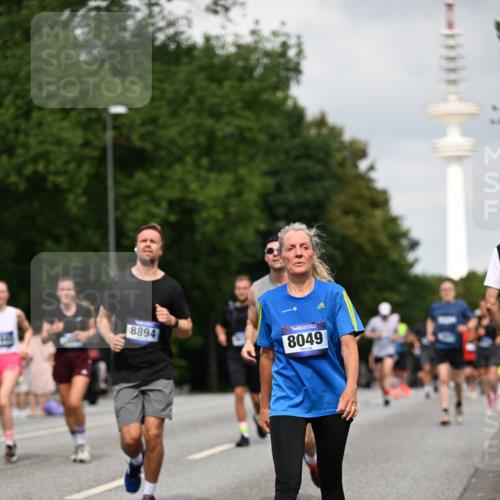 29.06.2025 - hella hamburg halbmarathon Dr. Thomas Lammeyer http://msf.ph/oto/8175146 29.06.2025 10:10:04 Kennedybrücke 1229, 1842, 2288, 2471, 2624, 3062, 3461, 4169, 5762, 6014, 7302, 7741, 8049, 8894, 8909, 9339, 9477, 9917, 10343, 10781, 10791, 10998 meine-sportfotos.de