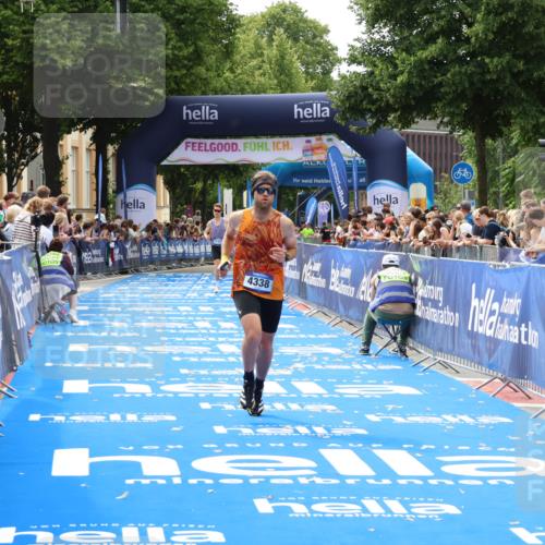 29.06.2025 - hella hamburg halbmarathon Zöllner http://msf.ph/oto/8175208 29.06.2025 10:25:44 Ziel 4338, 11228, 14107 meine-sportfotos.de