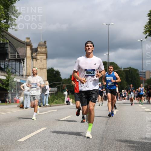 29.06.2025 - hella hamburg halbmarathon Yannick Fuchs http://msf.ph/oto/8175211 29.06.2025 10:41:41 20KM 51, 1012, 1460, 1592, 1604, 1613, 1696, 2274, 2839, 2864, 2869, 3976, 4093, 4377, 5022, 5129, 5532, 5650, 5889, 6134, 6168, 6203, 6716, 7962, 8564, 8693, 8852, 9051, 10122, 10423, 10969, 10988, 11021, 11283, 11518, 12679, 12706, 12724, 12870, 13223, 13672, 14730, 15350, 15451, 15923, 15973, 16089, 16175, 16819, 17172, 17229, 17451, 17743, 17846, 17915, 17979, 18104, 18297, 18356, 18856, 19127 meine-sportfotos.de