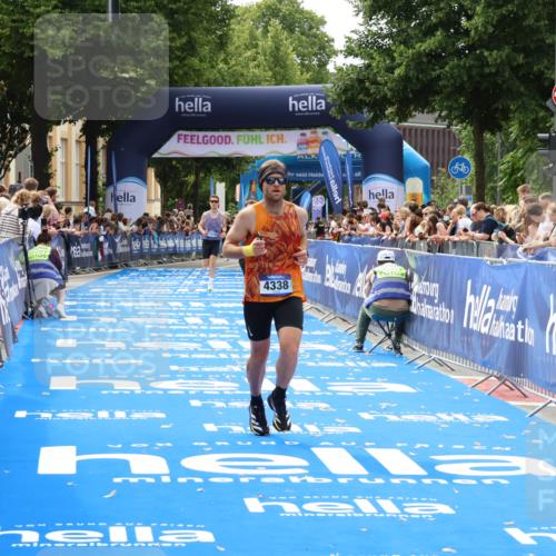 29.06.2025 - hella hamburg halbmarathon Zöllner http://msf.ph/oto/8175219 29.06.2025 10:25:44 Ziel 4338, 11228, 14107 meine-sportfotos.de