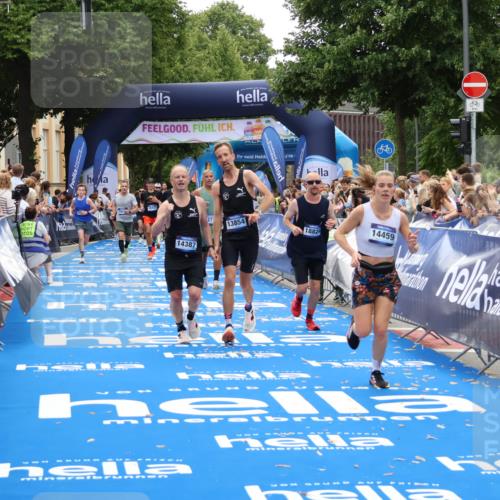 29.06.2025 - hella hamburg halbmarathon Zöllner http://msf.ph/oto/8175234 29.06.2025 10:37:26 Ziel 2767, 9017, 12739, 13372, 13854, 14387, 14459, 15888, 17306, 18159, 18723, 18824 meine-sportfotos.de