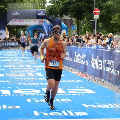 29.06.2025 - hella hamburg halbmarathon Zöllner http://msf.ph/oto/8175269 29.06.2025 10:25:45 Ziel 4338, 11228, 14107 meine-sportfotos.de