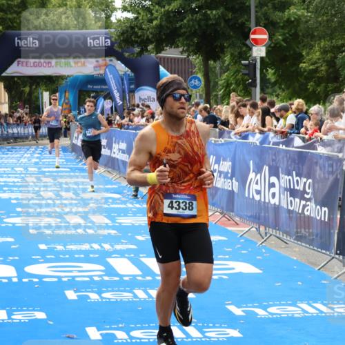 29.06.2025 - hella hamburg halbmarathon Zöllner http://msf.ph/oto/8175282 29.06.2025 10:25:46 Ziel 4338, 11228, 14107 meine-sportfotos.de