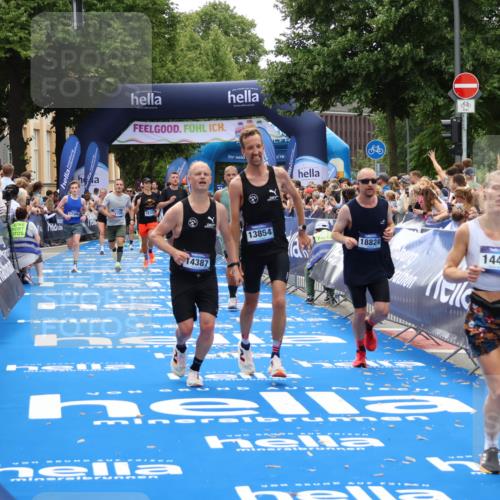 29.06.2025 - hella hamburg halbmarathon Zöllner http://msf.ph/oto/8175283 29.06.2025 10:37:27 Ziel 2767, 9017, 12739, 13372, 13854, 14387, 14459, 15888, 17306, 18159, 18723, 18824 meine-sportfotos.de