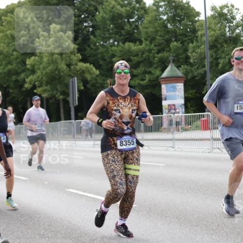 29.06.2025 - hella hamburg halbmarathon Jannik Wohlers http://msf.ph/oto/8175292 29.06.2025 10:22:20 Lombardsbrücke 1029, 2294, 2479, 2766, 2886, 3003, 3430, 3600, 3601, 5223, 5343, 5629, 5798, 6899, 7188, 7190, 7276, 7529, 7925, 8355, 8931, 9256, 9392, 10086, 10573, 10826, 10902, 11665, 12592, 13472, 13921, 13963, 14525, 14633, 14801, 14906, 15870, 16618, 16801 meine-sportfotos.de