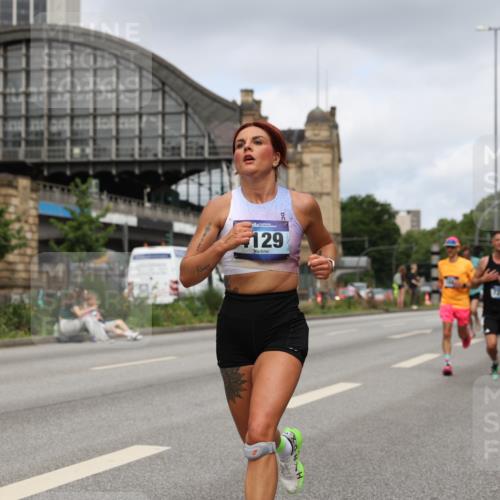 29.06.2025 - hella hamburg halbmarathon Yannick Fuchs http://msf.ph/oto/8175304 29.06.2025 10:26:55 20KM 1407, 1686, 1894, 3935, 4129, 4698, 5187, 7272, 7793, 10927, 11199, 11370, 16065, 16505 meine-sportfotos.de
