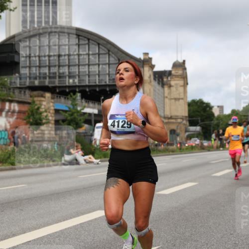 29.06.2025 - hella hamburg halbmarathon Yannick Fuchs http://msf.ph/oto/8175308 29.06.2025 10:26:55 20KM 1407, 1686, 1894, 3935, 4129, 4698, 5187, 7272, 7793, 10927, 11199, 11370, 16065, 16505 meine-sportfotos.de