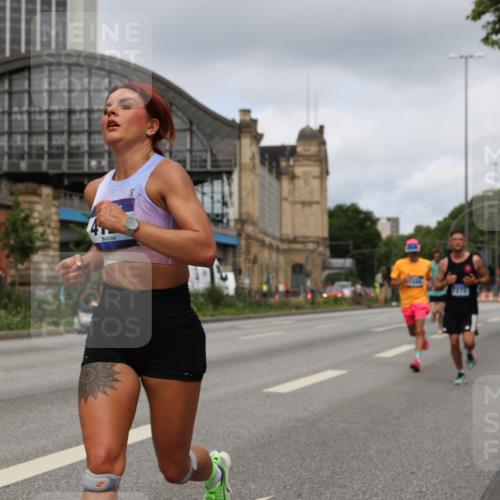 29.06.2025 - hella hamburg halbmarathon Yannick Fuchs http://msf.ph/oto/8175309 29.06.2025 10:26:55 20KM 1407, 1686, 1894, 3935, 4129, 4698, 5187, 7272, 7793, 10927, 11199, 11370, 16065, 16505 meine-sportfotos.de