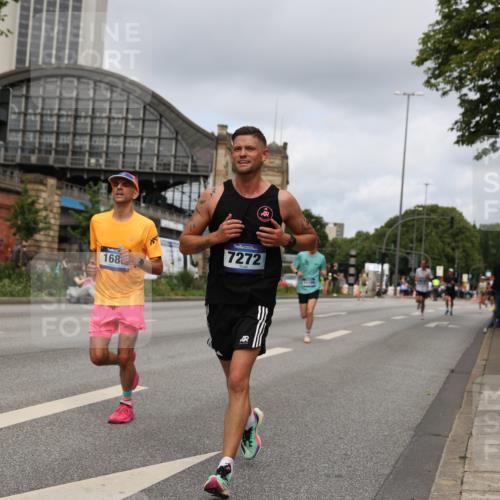 29.06.2025 - hella hamburg halbmarathon Yannick Fuchs http://msf.ph/oto/8175351 29.06.2025 10:26:58 20KM 1407, 1686, 1894, 3935, 4129, 4698, 5070, 5187, 5746, 7272, 7793, 8883, 10484, 10927, 11199, 11370, 15826, 16065, 16505 meine-sportfotos.de