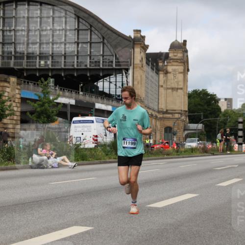 29.06.2025 - hella hamburg halbmarathon Yannick Fuchs http://msf.ph/oto/8175364 29.06.2025 10:26:59 20KM 1407, 1686, 1894, 3935, 4129, 4698, 5070, 5187, 5746, 7272, 7793, 8883, 10484, 10927, 11199, 11370, 15826, 16065, 16505 meine-sportfotos.de