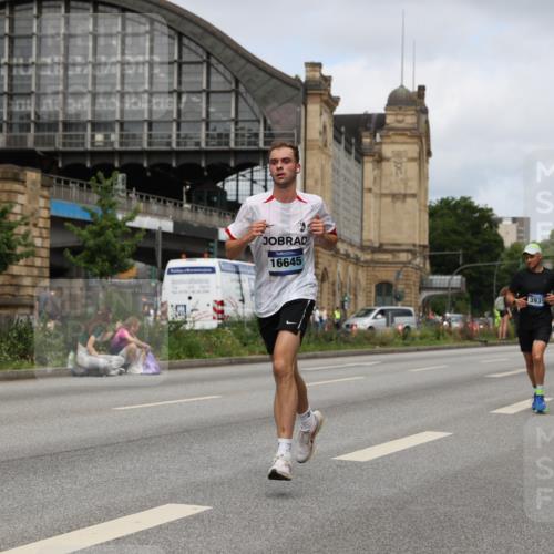 29.06.2025 - hella hamburg halbmarathon Yannick Fuchs http://msf.ph/oto/8175399 29.06.2025 10:27:03 20KM 1407, 1686, 1707, 1894, 3935, 4129, 5070, 5746, 7272, 7793, 7845, 8883, 9047, 10484, 10927, 11199, 11370, 11929, 14293, 15826, 16065, 16505, 16957, 18135 meine-sportfotos.de