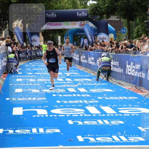 29.06.2025 - hella hamburg halbmarathon Zöllner http://msf.ph/oto/8175403 29.06.2025 10:25:56 Ziel 9767, 10468, 17258, 18692 meine-sportfotos.de