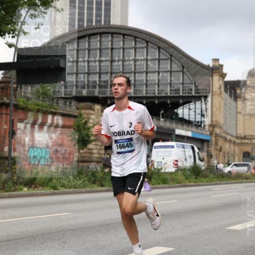 29.06.2025 - hella hamburg halbmarathon Yannick Fuchs http://msf.ph/oto/8175411 29.06.2025 10:27:03 20KM 1407, 1686, 1707, 1894, 3935, 4129, 5070, 5746, 7272, 7793, 7845, 8883, 9047, 10484, 10927, 11199, 11370, 11929, 14293, 15826, 16065, 16505, 16957, 18135 meine-sportfotos.de