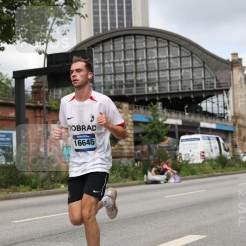 29.06.2025 - hella hamburg halbmarathon Yannick Fuchs http://msf.ph/oto/8175483 29.06.2025 10:27:04 20KM 1407, 1686, 1707, 1894, 3935, 4129, 5070, 5746, 7272, 7793, 7845, 8883, 9047, 10484, 10927, 11199, 11370, 11929, 14293, 15826, 16065, 16505, 16957, 18135 meine-sportfotos.de