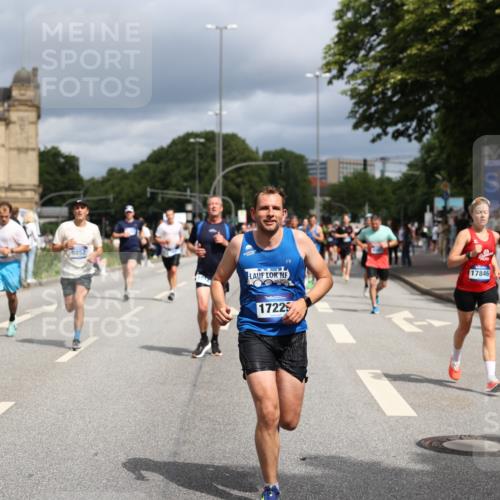 29.06.2025 - hella hamburg halbmarathon Yannick Fuchs http://msf.ph/oto/8175537 29.06.2025 10:41:44 20KM 51, 1460, 1592, 1604, 1613, 1696, 2274, 2284, 2839, 2864, 2869, 3976, 4093, 4377, 5022, 5650, 5889, 6134, 6168, 6716, 7962, 8693, 8852, 9051, 10122, 10423, 10969, 10988, 11021, 11283, 11518, 12679, 12706, 12724, 12870, 13223, 13672, 14730, 15350, 15451, 15478, 15479, 15923, 15973, 16819, 17172, 17229, 17451, 17743, 17846, 17915, 17979, 18104, 18297, 18856, 19127 meine-sportfotos.de