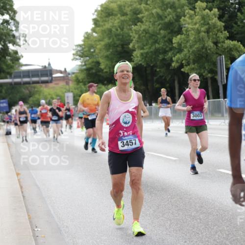 29.06.2025 - hella hamburg halbmarathon Jannik Wohlers http://msf.ph/oto/8175545 29.06.2025 10:22:22 Lombardsbrücke 1029, 2294, 2479, 2766, 2886, 3003, 3600, 3601, 5223, 5343, 5629, 5798, 6899, 7188, 7190, 7276, 7529, 7925, 8355, 8931, 9256, 9392, 10086, 10573, 10826, 10902, 11665, 12190, 12592, 13921, 14525, 14633, 14801, 14906, 15469, 15870, 16618, 16801 meine-sportfotos.de