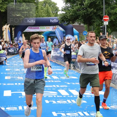 29.06.2025 - hella hamburg halbmarathon Zöllner http://msf.ph/oto/8175656 29.06.2025 10:37:32 Ziel 1290, 2767, 5042, 5791, 6047, 7831, 9017, 9914, 10451, 13372, 15888, 17306, 18159, 18723 meine-sportfotos.de