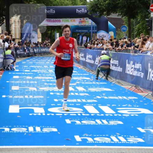 29.06.2025 - hella hamburg halbmarathon Zöllner http://msf.ph/oto/8175683 29.06.2025 10:26:13 Ziel 16615 meine-sportfotos.de
