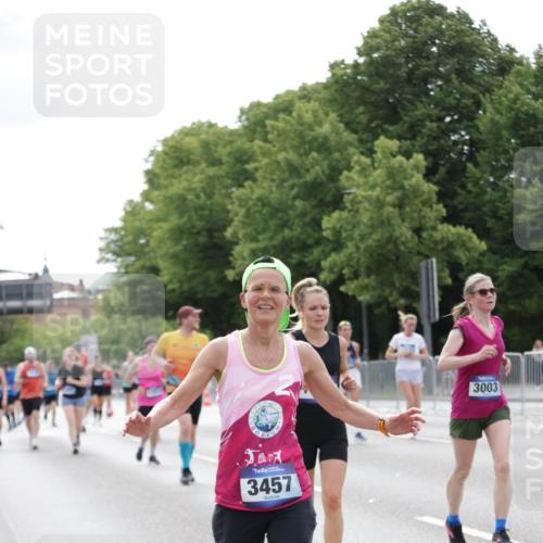 29.06.2025 - hella hamburg halbmarathon Jannik Wohlers http://msf.ph/oto/8175693 29.06.2025 10:22:23 Lombardsbrücke 1029, 2294, 2479, 2766, 3003, 3600, 3601, 5223, 5343, 5629, 5798, 7188, 7190, 7266, 7276, 7529, 7925, 8355, 9256, 9392, 10086, 10826, 10902, 11665, 12190, 12592, 13921, 14525, 14633, 14801, 15469, 15870, 16618, 16801 meine-sportfotos.de