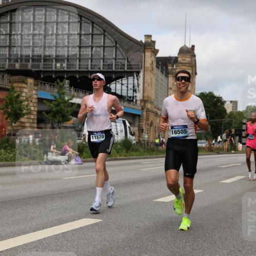 29.06.2025 - hella hamburg halbmarathon Yannick Fuchs http://msf.ph/oto/8175710 29.06.2025 10:27:09 20KM 1407, 1707, 1894, 3935, 5070, 5746, 7845, 7965, 8883, 9047, 10484, 10876, 10927, 11150, 11199, 11370, 11929, 14293, 15826, 16065, 16505, 16957, 18135, 18562, 18563 meine-sportfotos.de