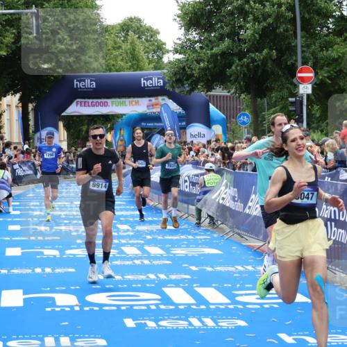 29.06.2025 - hella hamburg halbmarathon Zöllner http://msf.ph/oto/8175760 29.06.2025 10:37:36 Ziel 1290, 5042, 5791, 6047, 7831, 9914, 10451, 10922, 11106, 18193, 18216 meine-sportfotos.de