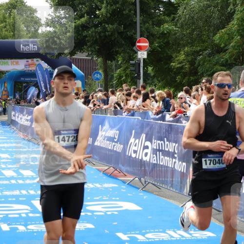 29.06.2025 - hella hamburg halbmarathon Zöllner http://msf.ph/oto/8175807 29.06.2025 10:26:36 Ziel 1577, 9565, 14728, 17040 meine-sportfotos.de