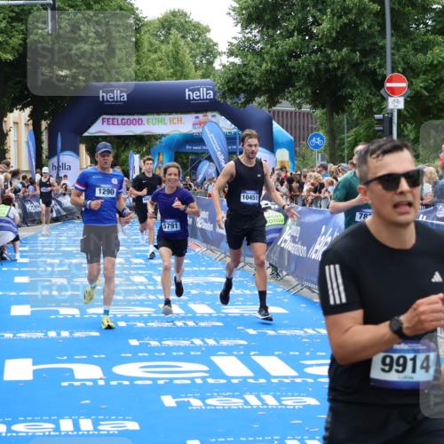29.06.2025 - hella hamburg halbmarathon Zöllner http://msf.ph/oto/8175809 29.06.2025 10:37:38 Ziel 1290, 5042, 5791, 7831, 9914, 10451, 10922, 11106, 18193, 18216 meine-sportfotos.de