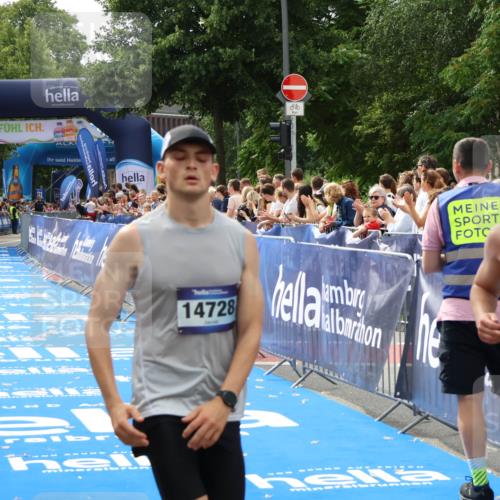 29.06.2025 - hella hamburg halbmarathon Zöllner http://msf.ph/oto/8175812 29.06.2025 10:26:37 Ziel 1577, 9565, 14728, 17040 meine-sportfotos.de