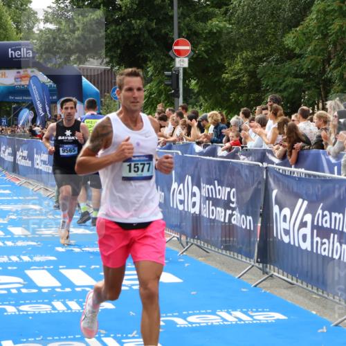 29.06.2025 - hella hamburg halbmarathon Zöllner http://msf.ph/oto/8175869 29.06.2025 10:26:43 Ziel 1577, 9565, 10848, 19076 meine-sportfotos.de