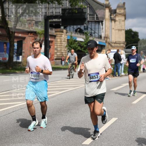 29.06.2025 - hella hamburg halbmarathon Yannick Fuchs http://msf.ph/oto/8175875 29.06.2025 10:41:46 20KM 51, 1460, 1592, 1604, 1613, 1696, 2274, 2284, 2839, 2864, 2869, 2953, 3976, 4093, 4377, 4528, 5022, 5650, 5889, 6009, 6134, 6168, 6716, 7962, 8693, 8852, 10122, 10969, 10988, 11021, 11283, 11518, 12679, 12706, 12724, 12870, 13223, 13672, 14730, 15350, 15451, 15478, 15479, 15923, 15973, 17172, 17229, 17451, 17743, 17846, 17915, 17979, 18104, 18856, 19127 meine-sportfotos.de