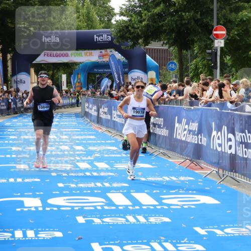 29.06.2025 - hella hamburg halbmarathon Zöllner http://msf.ph/oto/8175920 29.06.2025 10:26:47 Ziel 1065, 10848, 19076 meine-sportfotos.de