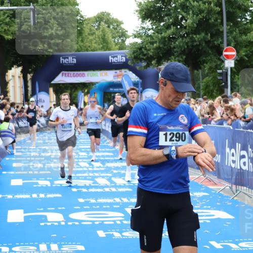 29.06.2025 - hella hamburg halbmarathon Zöllner http://msf.ph/oto/8175948 29.06.2025 10:37:41 Ziel 1290, 1505, 5791, 10451, 10922, 11106, 14934, 18193, 18216 meine-sportfotos.de