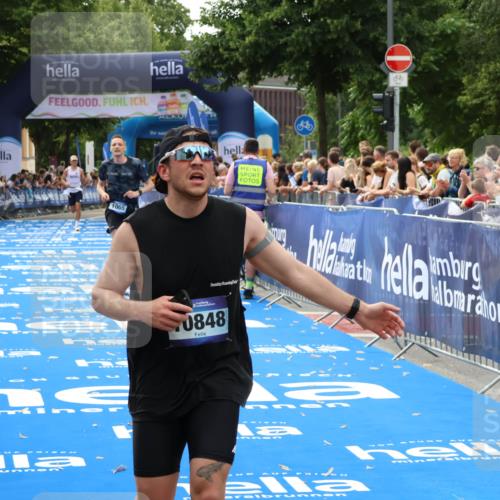 29.06.2025 - hella hamburg halbmarathon Zöllner http://msf.ph/oto/8175968 29.06.2025 10:26:50 Ziel 1065, 5344, 10848 meine-sportfotos.de
