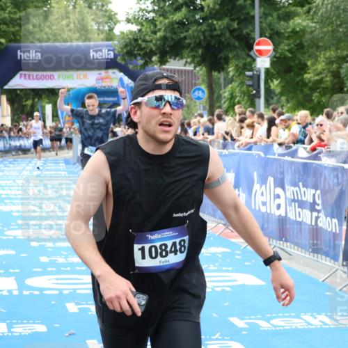 29.06.2025 - hella hamburg halbmarathon Zöllner http://msf.ph/oto/8175978 29.06.2025 10:26:50 Ziel 1065, 5344, 10848 meine-sportfotos.de