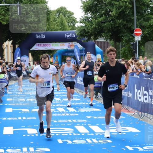 29.06.2025 - hella hamburg halbmarathon Zöllner http://msf.ph/oto/8176005 29.06.2025 10:37:42 Ziel 1505, 10922, 11106, 14934, 18193, 18216 meine-sportfotos.de