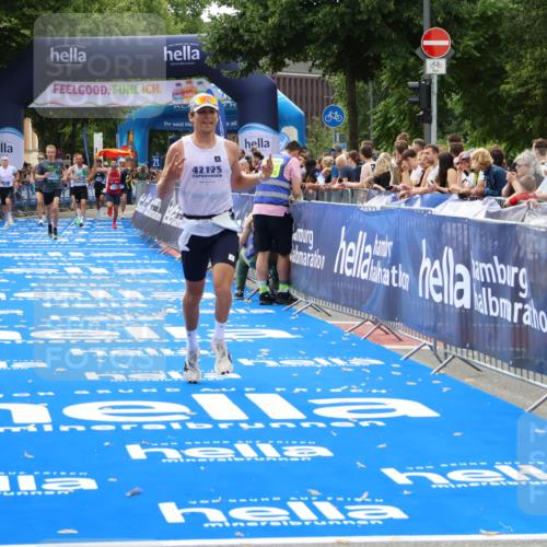 29.06.2025 - hella hamburg halbmarathon Zöllner http://msf.ph/oto/8176025 29.06.2025 10:26:57 Ziel 5344, 9079, 12992, 15023, 19050 meine-sportfotos.de