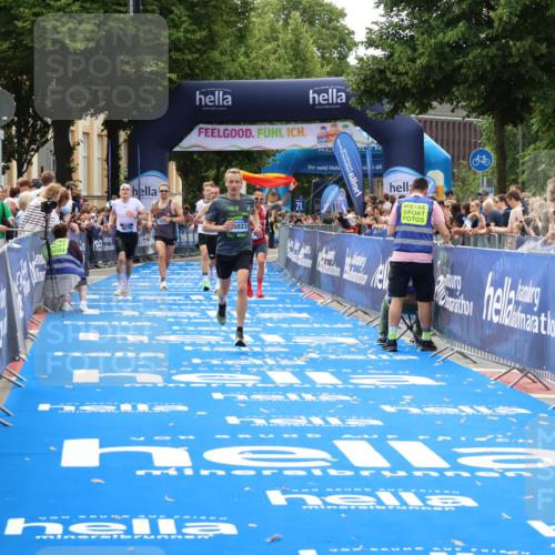 29.06.2025 - hella hamburg halbmarathon Zöllner http://msf.ph/oto/8176078 29.06.2025 10:27:00 Ziel 9079, 12641, 12992, 13780, 13956, 15023, 15671, 19050 meine-sportfotos.de