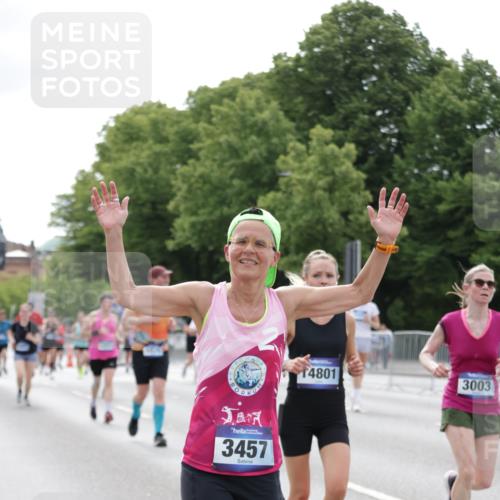 29.06.2025 - hella hamburg halbmarathon Jannik Wohlers http://msf.ph/oto/8176090 29.06.2025 10:22:23 Lombardsbrücke 1029, 2294, 2479, 2766, 3003, 3600, 3601, 5223, 5343, 5629, 5798, 7188, 7190, 7266, 7276, 7529, 7925, 8355, 9256, 9392, 10086, 10826, 10902, 11665, 12190, 12592, 13921, 14525, 14633, 14801, 15469, 15870, 16618, 16801 meine-sportfotos.de