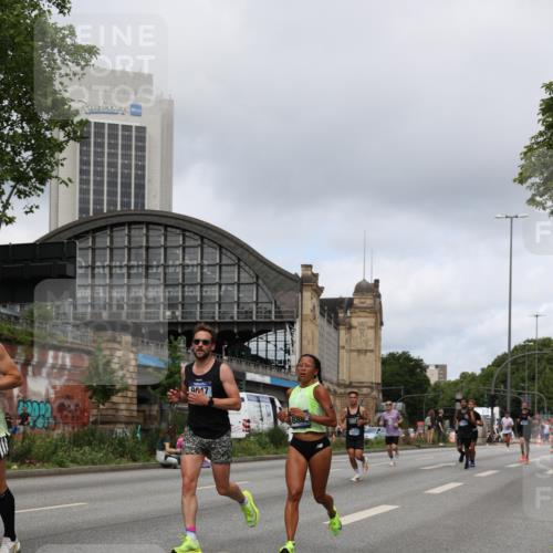 29.06.2025 - hella hamburg halbmarathon Yannick Fuchs http://msf.ph/oto/8176098 29.06.2025 10:27:17 20KM 1407, 1707, 1894, 5070, 5746, 6358, 7845, 7965, 8883, 9047, 10484, 10876, 10927, 11150, 11169, 11370, 11929, 13199, 14293, 15054, 15826, 16065, 16505, 16957, 18135, 18562, 18563 meine-sportfotos.de
