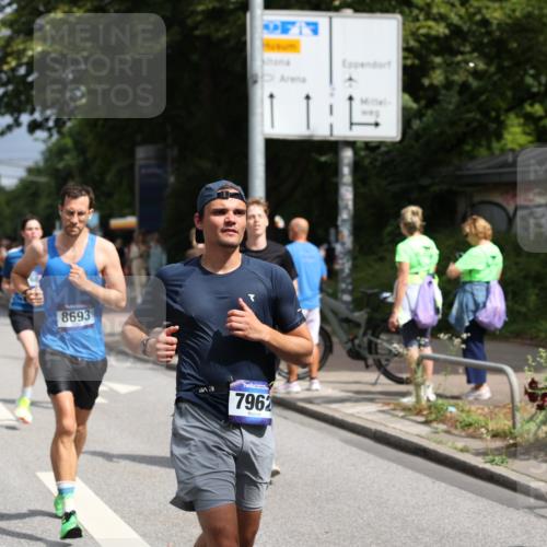 29.06.2025 - hella hamburg halbmarathon Yannick Fuchs http://msf.ph/oto/8176117 29.06.2025 10:41:50 20KM 51, 1460, 1592, 1604, 1613, 1696, 2284, 2839, 2864, 2869, 2953, 3976, 4093, 4377, 4528, 5022, 5650, 6009, 6134, 6168, 6716, 7962, 8693, 8852, 9626, 10969, 10988, 11021, 11283, 11518, 12679, 12685, 12706, 12724, 12870, 13223, 13672, 14618, 14619, 14730, 15333, 15350, 15451, 15478, 15479, 15973, 17172, 17229, 17451, 17743, 17846, 17905, 17915, 17979, 18104, 18758, 18856, 18922, 18974, 19127, 19181 meine-sportfotos.de
