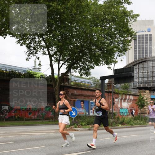 29.06.2025 - hella hamburg halbmarathon Yannick Fuchs http://msf.ph/oto/8176230 29.06.2025 10:27:21 20KM 1407, 1707, 1894, 1990, 5070, 5746, 6358, 7845, 7965, 8062, 8883, 9047, 10484, 10876, 10927, 11150, 11169, 11877, 11929, 13199, 13961, 14293, 15054, 15826, 16425, 16619, 16957, 18135, 18562, 18563 meine-sportfotos.de