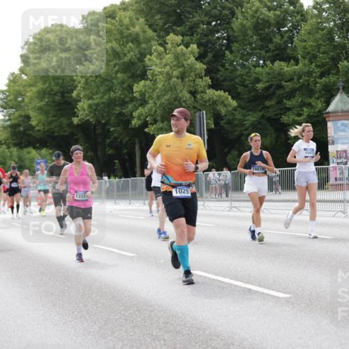 29.06.2025 - hella hamburg halbmarathon Jannik Wohlers http://msf.ph/oto/8176238 29.06.2025 10:22:25 Lombardsbrücke 1029, 1853, 2294, 2766, 3003, 3034, 3600, 3601, 5223, 5343, 5629, 7188, 7190, 7266, 7276, 7529, 7925, 8355, 9256, 9392, 10086, 10205, 10826, 10902, 11665, 12190, 12592, 13921, 14525, 14633, 14801, 15469, 15870, 16618, 16801, 16863 meine-sportfotos.de