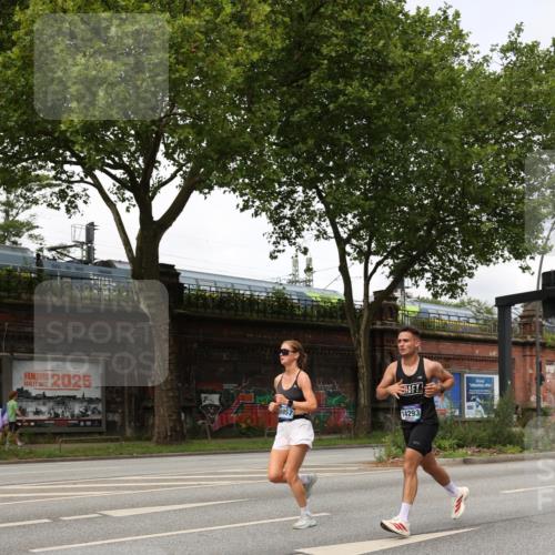 29.06.2025 - hella hamburg halbmarathon Yannick Fuchs http://msf.ph/oto/8176243 29.06.2025 10:27:21 20KM 1407, 1707, 1894, 1990, 5070, 5746, 6358, 7845, 7965, 8062, 8883, 9047, 10484, 10876, 10927, 11150, 11169, 11877, 11929, 13199, 13961, 14293, 15054, 15826, 16425, 16619, 16957, 18135, 18562, 18563 meine-sportfotos.de
