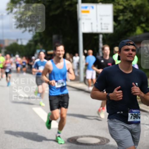 29.06.2025 - hella hamburg halbmarathon Yannick Fuchs http://msf.ph/oto/8176259 29.06.2025 10:41:50 20KM 51, 1460, 1592, 1604, 1613, 1696, 2284, 2839, 2864, 2869, 2953, 3976, 4093, 4377, 4528, 5022, 5650, 6009, 6134, 6168, 6716, 7962, 8693, 8852, 9626, 10969, 10988, 11021, 11283, 11518, 12679, 12685, 12706, 12724, 12870, 13223, 13672, 14618, 14619, 14730, 15333, 15350, 15451, 15478, 15479, 15973, 17172, 17229, 17451, 17743, 17846, 17905, 17915, 17979, 18104, 18758, 18856, 18922, 18974, 19127, 19181 meine-sportfotos.de